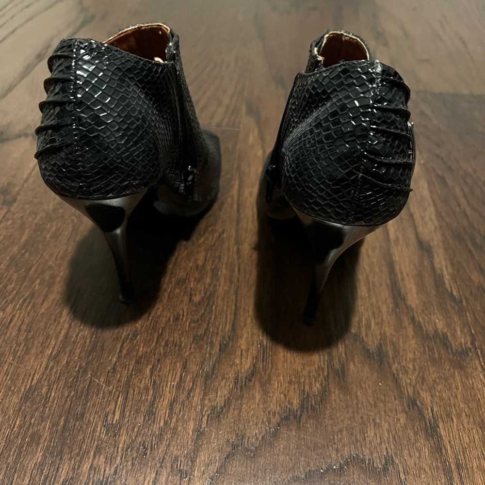 Bertinni Bootie Size 7 Black - Picture 3 of 6